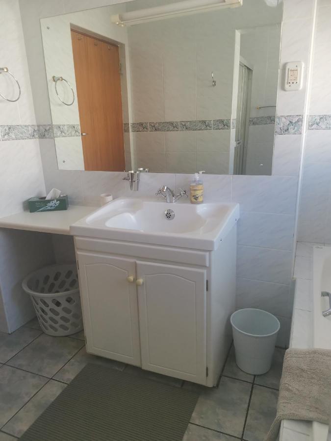 Eikepark Self Catering Apartment Стеленбош Екстериор снимка