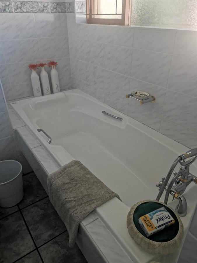 Eikepark Self Catering Apartment Стеленбош Екстериор снимка