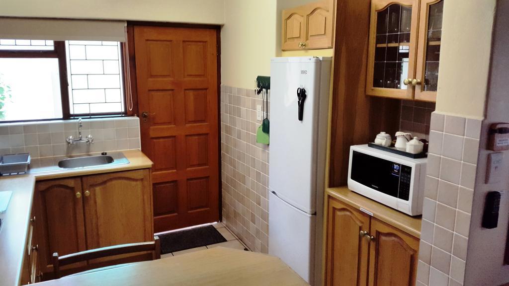 Eikepark Self Catering Apartment Стеленбош Екстериор снимка