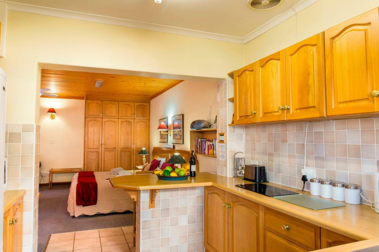 Eikepark Self Catering Apartment Стеленбош Екстериор снимка